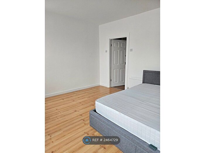 4 Bedroom Terraced House To Rent In Shakespeare Crescent, London, E12