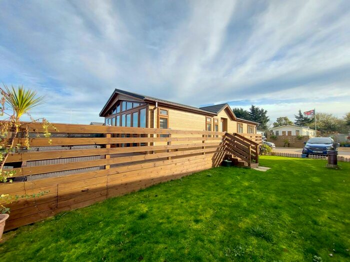 3 Bedroom Lodge For Sale In South Bank, Tallington, PE9