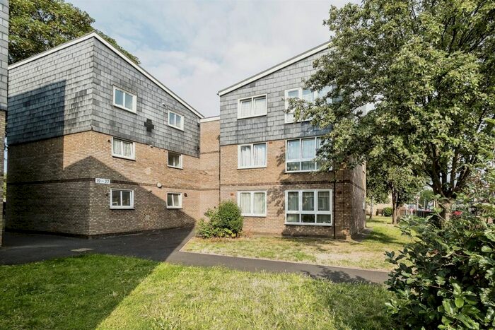 1 Bedroom Flat To Rent In Heenan Close, Barking, IG11