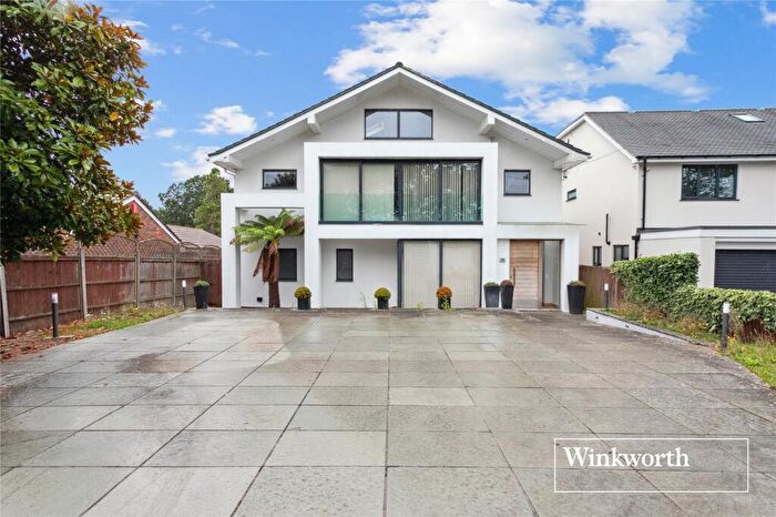 5 Bedroom Detached House For Sale In Barnet Gate Lane, Arkley, Barnet, EN5