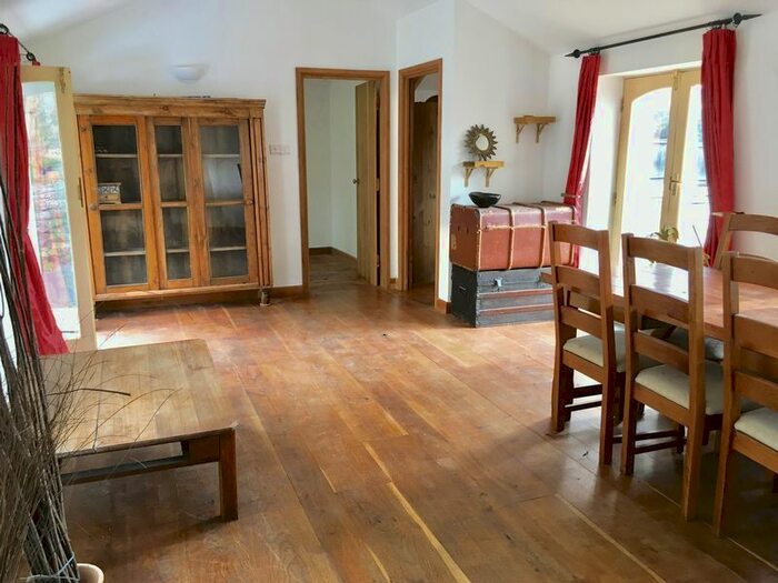 3 Bedroom Cottage To Rent In Moorland Street, Axbridge, BS26