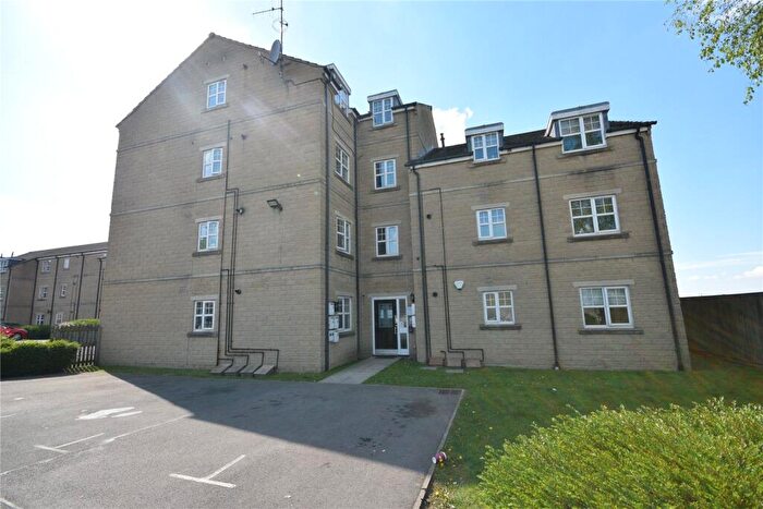 2 Bedroom Apartment To Rent In Woolcombers Way, Bradford, West Yorkshire, BD4