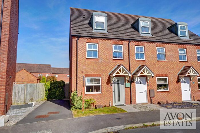 3 Bedroom Town House For Sale In Cornflower Drive, Evesham, WR11