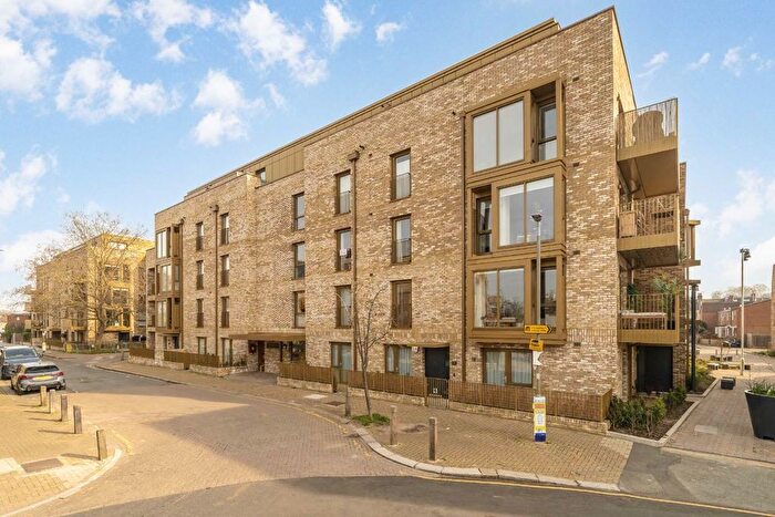 2 Bedroom Flat To Rent In Atheldene Road, Earlsfield, SW18