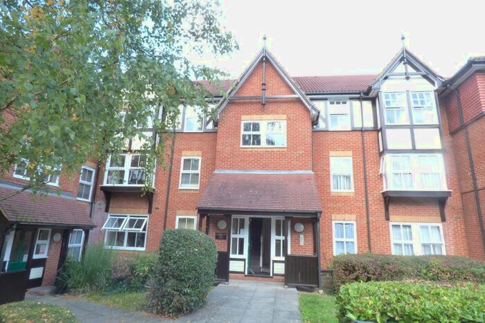 1 Bedroom Flat To Rent In Conisborough Court, Osbourne Road, Dartford, DA2