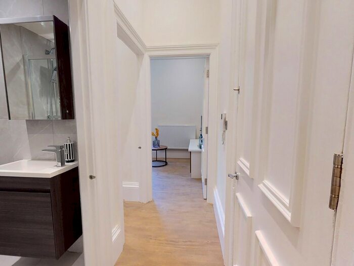 1 Bedroom Flat To Rent In Flat, Hyde Terrace #, LS2
