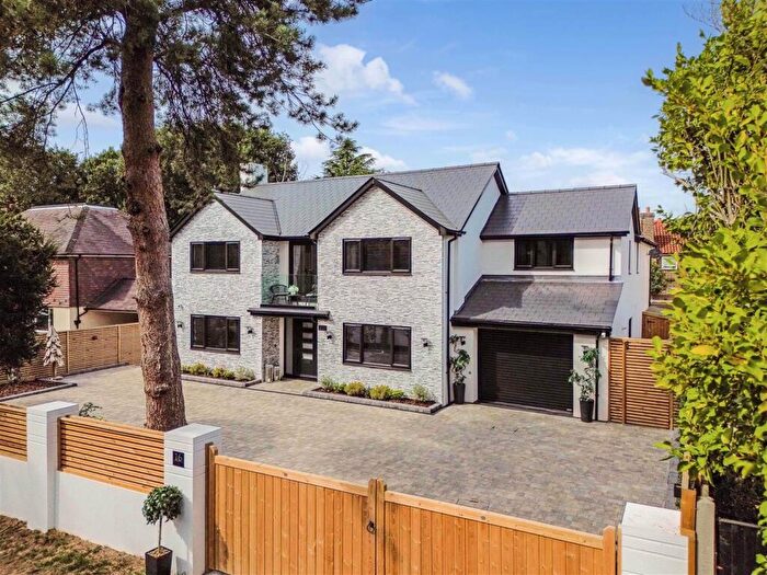 4 Bedroom Detached House For Sale In Crofton Way, Warsash, SO31