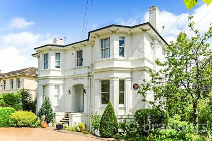 2 Bedroom Flat To Rent In Beulah Road, Edbury Court, TN1