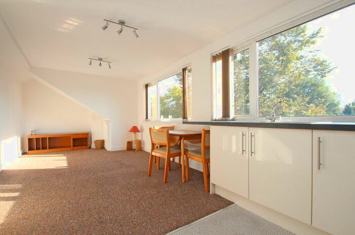 1 Bedroom Apartment To Rent In Flixton Road, Urmston, Manchester, M41