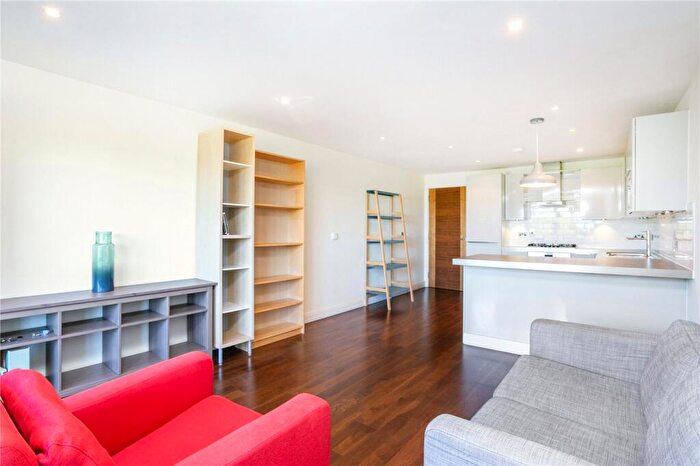 2 Bedroom Apartment To Rent In Lough Road, London, N7