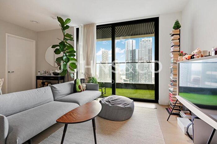 1 Bedroom Apartment For Sale In Wardian, West Tower, London, E14