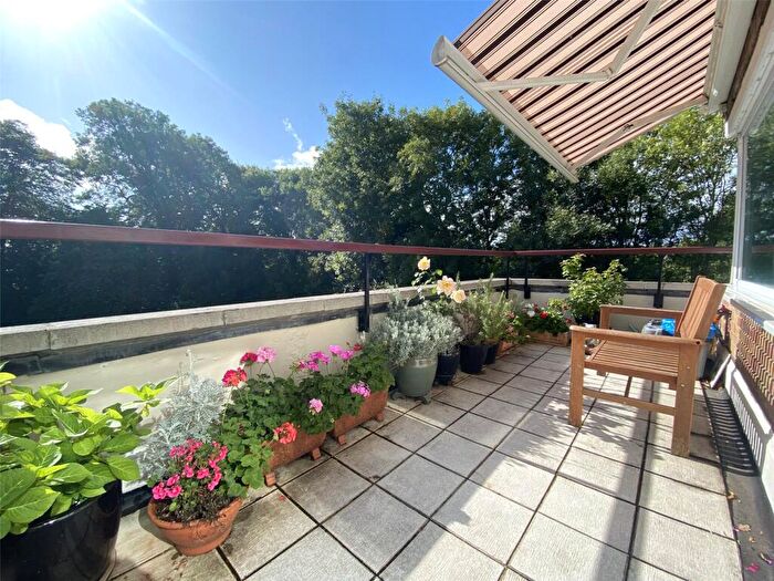 3 Bedroom Apartment To Rent In Sneyd Park, Druid Woods, BS9