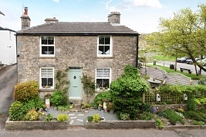 2 Bedroom Cottage For Sale In Lindeth Road, Silverdale, Lancashire, LA5