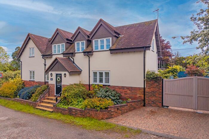 3 Bedroom Detached House For Sale In Chester Road, Aldridge, Walsall, West Midlands, WS9