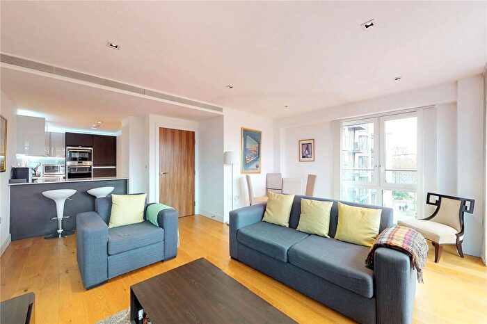 2 Bedroom Flat To Rent In Belvedere House, Brentford, TW8