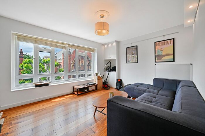 4 Bedroom Flat To Rent In Philbeach Gardens, SW5