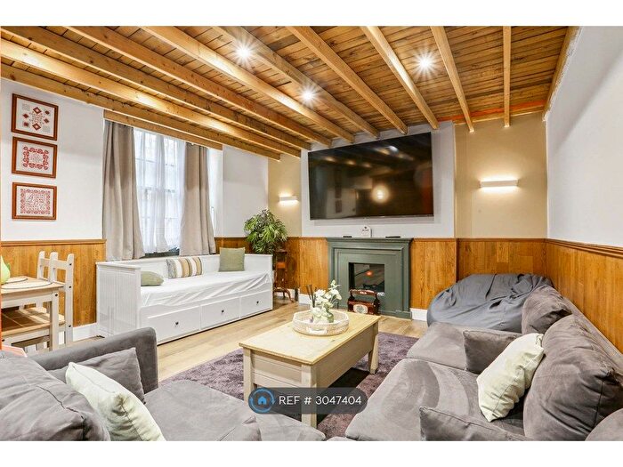 2 Bedroom Flat To Rent In Gloucester Terrace, London, W2
