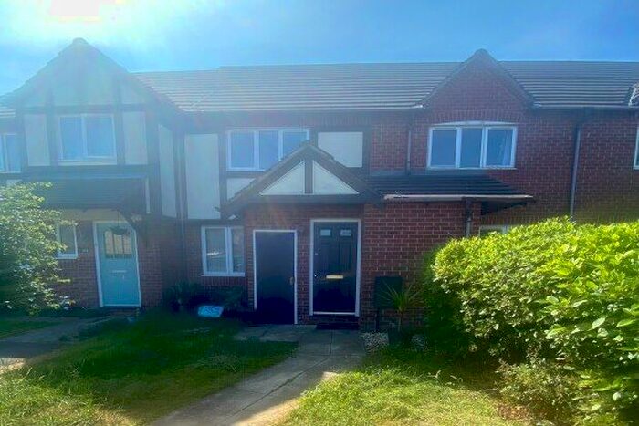 2 Bedroom Property To Rent In Dewfalls Drive, Bristol, BS32