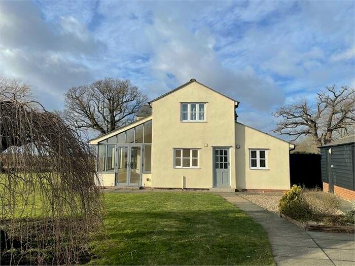 3 Bedroom Cottage To Rent In Chappel, CO6