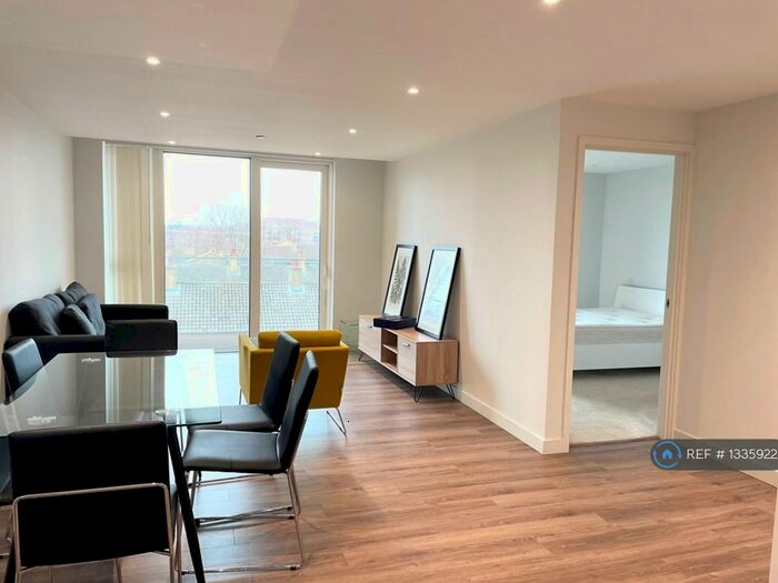 3 Bedroom Flat To Rent In Sandpiper Building, London, N4