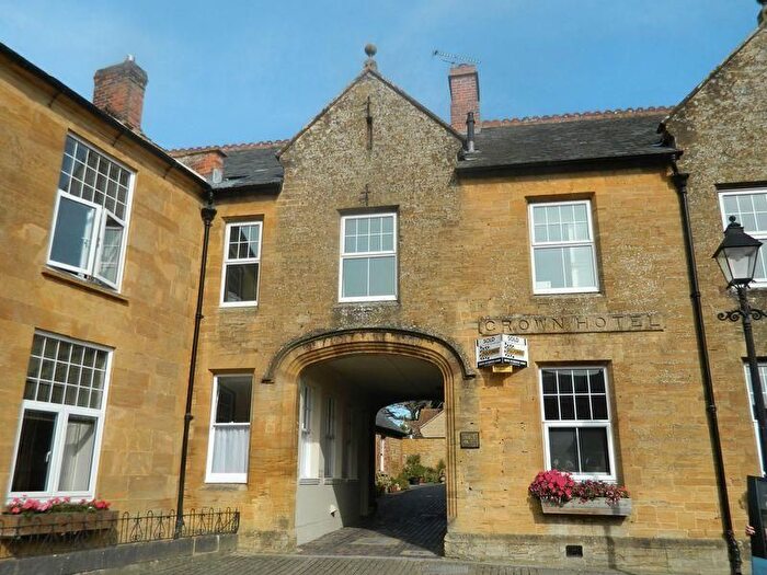 2 Bedroom Flat To Rent In Crown Court, South Petherton, Somerset, TA13