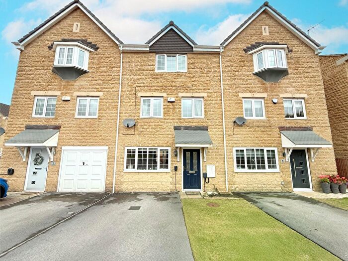 4 Bedroom Terraced House For Sale In Tithefields, Fenay Bridge, HD8
