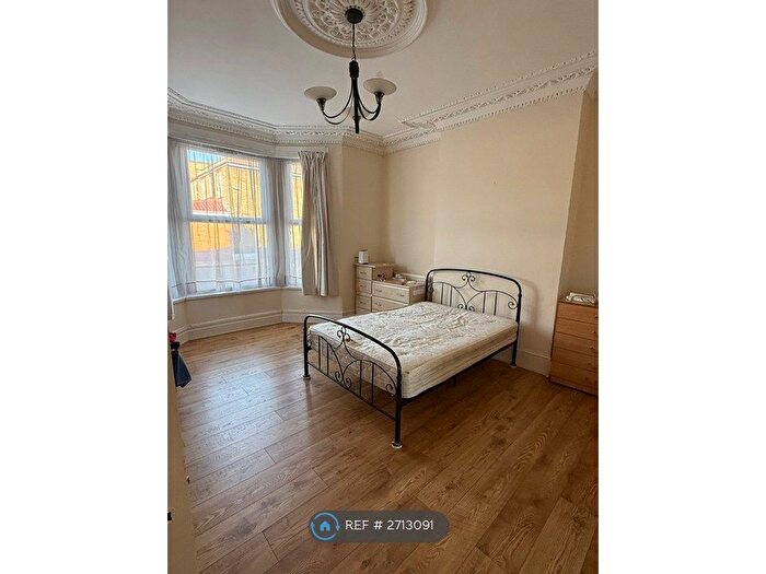 2 Bedroom Flat To Rent In Wellesley Road, Ilford, IG1