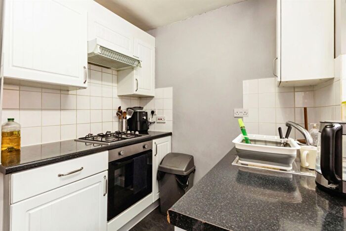3 Bedroom End Of Terrace House For Sale In St. Stephens Road, Nottingham, NG2