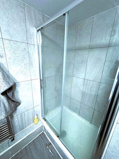 3 Bedroom Flat To Rent In Romford Road, London, E7