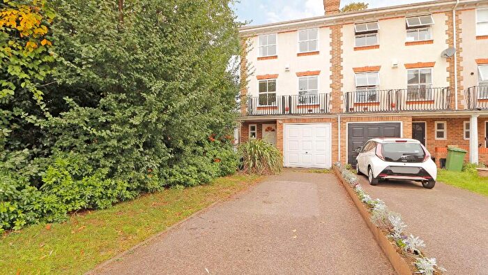 4 Bedroom End Of Terrace House For Sale In Regency Mews, Beckenham, London, BR3