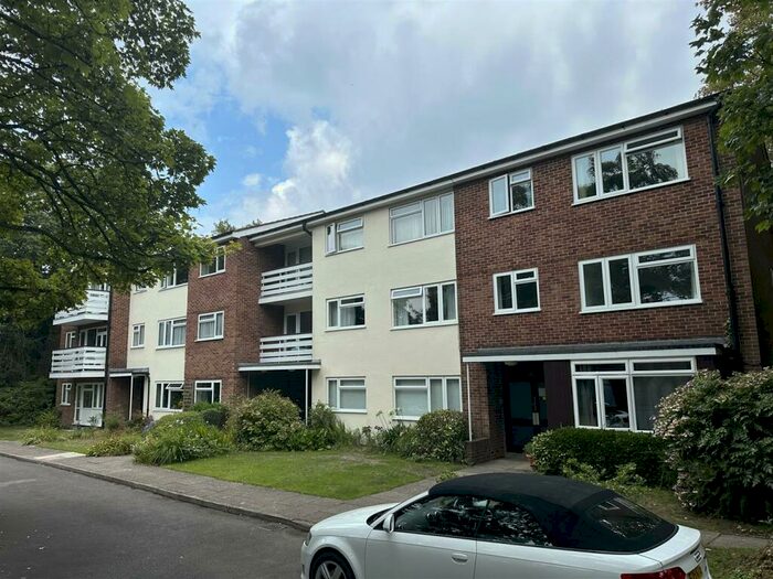 2 Bedroom Flat To Rent In Grove Road, Bournemouth, BH1