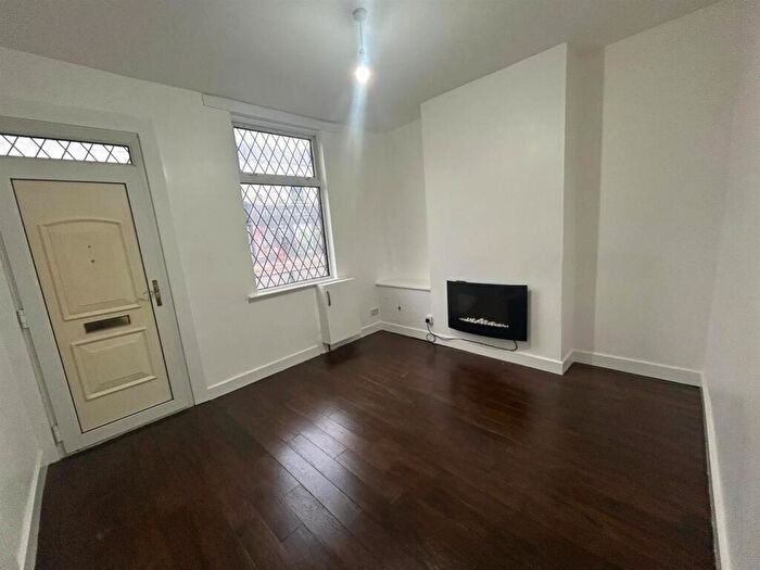 2 Bedroom Terraced House For Sale In Oldham Road, Ashton-Under-Lyne, OL7