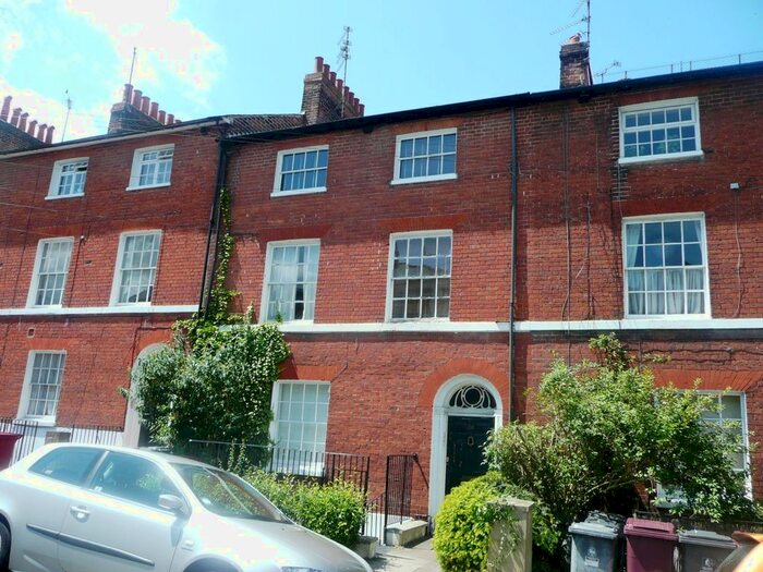 1 Bedroom Flat To Rent In Russell Street, Reading, RG1