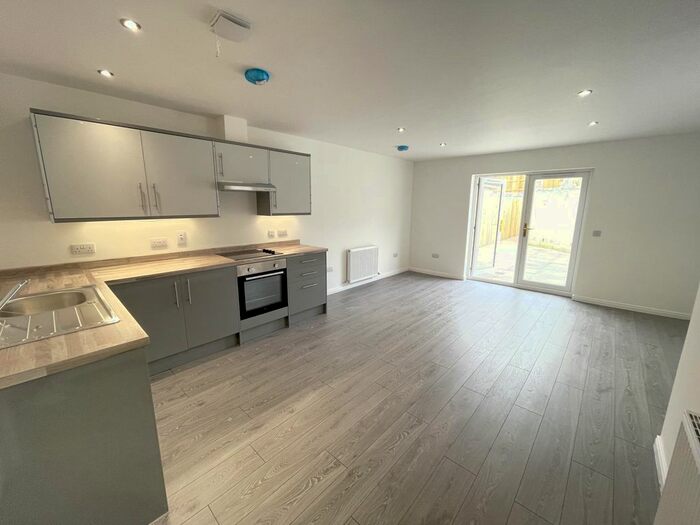 2 Bedroom Bungalow To Rent In Farquhar Court, Dundee, DD2