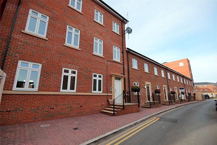 2 Bedroom Flat To Rent In Rumbush Lane, Dickens Heath, Shirley, Solihull, B90