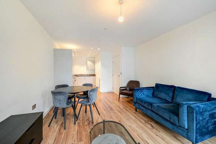 1 Bedroom Flat To Rent In Stylus Place, Hayes, UB3