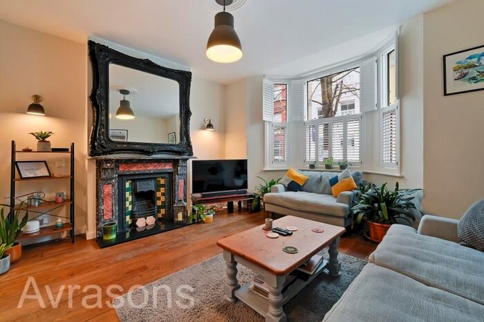 2 Bedroom Flat To Rent In Crewdson Road, London, SW9