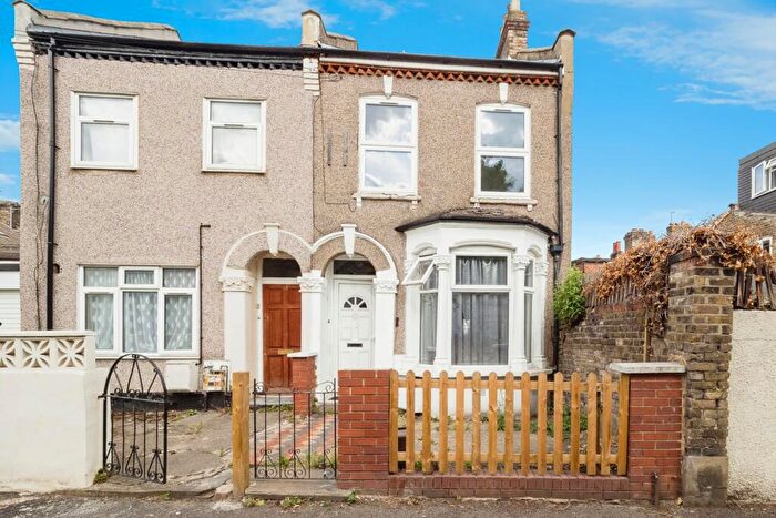 1 Bedroom Flat To Rent In West Down Road, E15