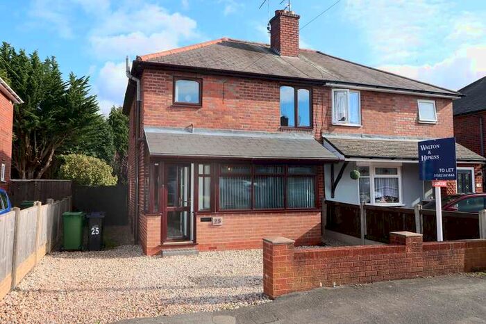 3 Bedroom Semi-Detached House To Rent In Instone Road, Halesowen, B63