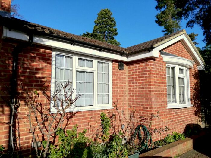 Flat To Rent In Goodwood Road, Redhill, RH1