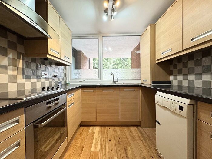 2 Bedroom Flat For Sale In Chandos Way, Wellgarth Road, Golders Green, NW11