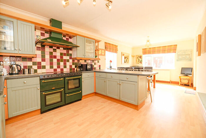 2 Bedroom Semi-Detached Bungalow For Sale In Somerden Road, Orpington, BR5