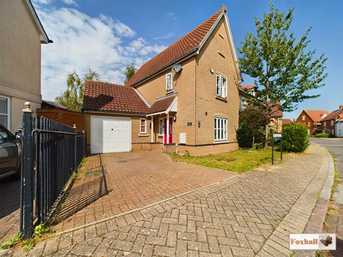 3 Bedroom Semi-Detached House For Sale In Breydon Way, Ipswich, IP3