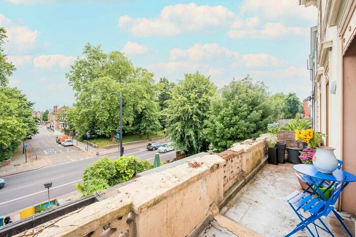 3 Bedroom Flat To Rent In Brixton Hill, Brixton Hill, London, SW2