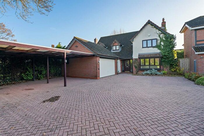 4 Bedroom Detached House To Rent In Cheveridge Close, Solihull, B91
