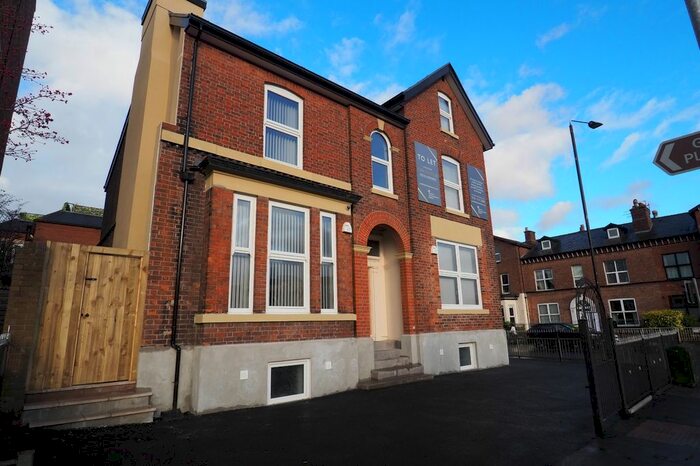 2 Bedroom Flat To Rent In Saxonholm, Altrincham, WA14