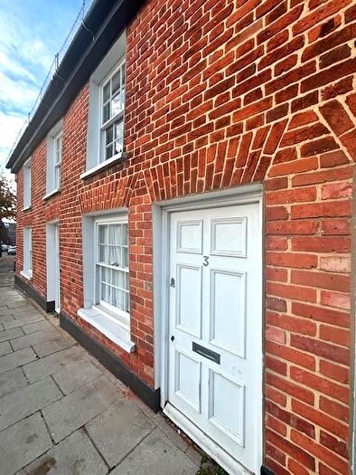 2 Bedroom Property To Rent In Church Street, Rayleigh, SS6