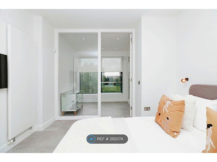 1 Bedroom Flat To Rent In Woodfield Road, Altrincham, WA14