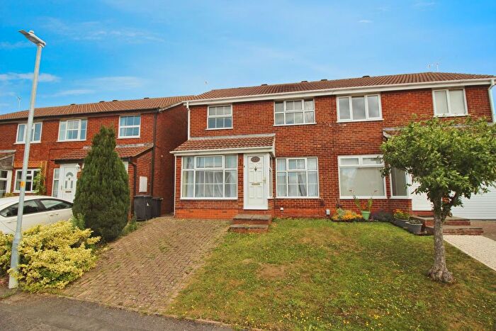 3 Bedroom Semi-Detached House To Rent In Hopton Close, Freshbrook, SN5