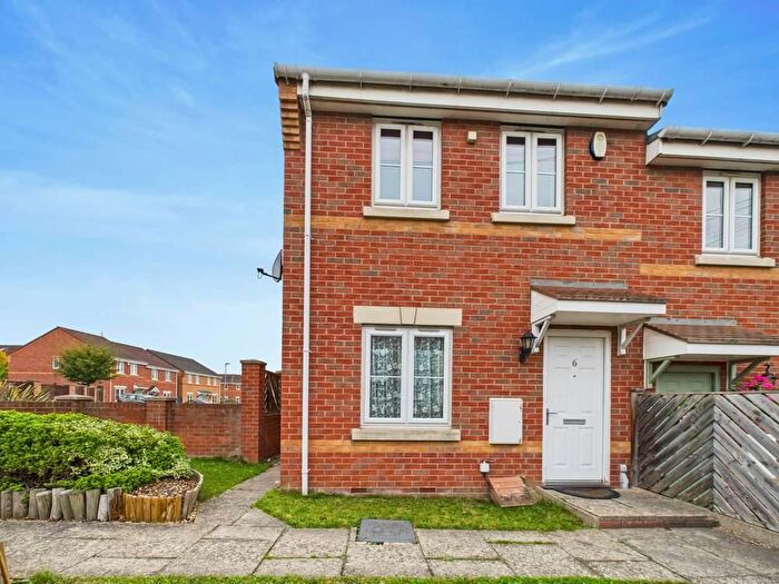 2 Bedroom End Terrace House For Sale In Featherstone Drive, Featherstone, Pontefract, WF7